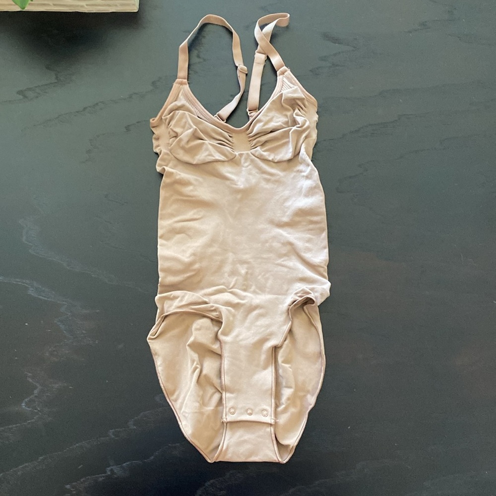 NWOT SEAMLESS SCULPT BRIEF BODYSUIT SIENNA - Picture 2 of 3